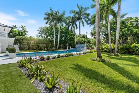 A home in Pinecrest