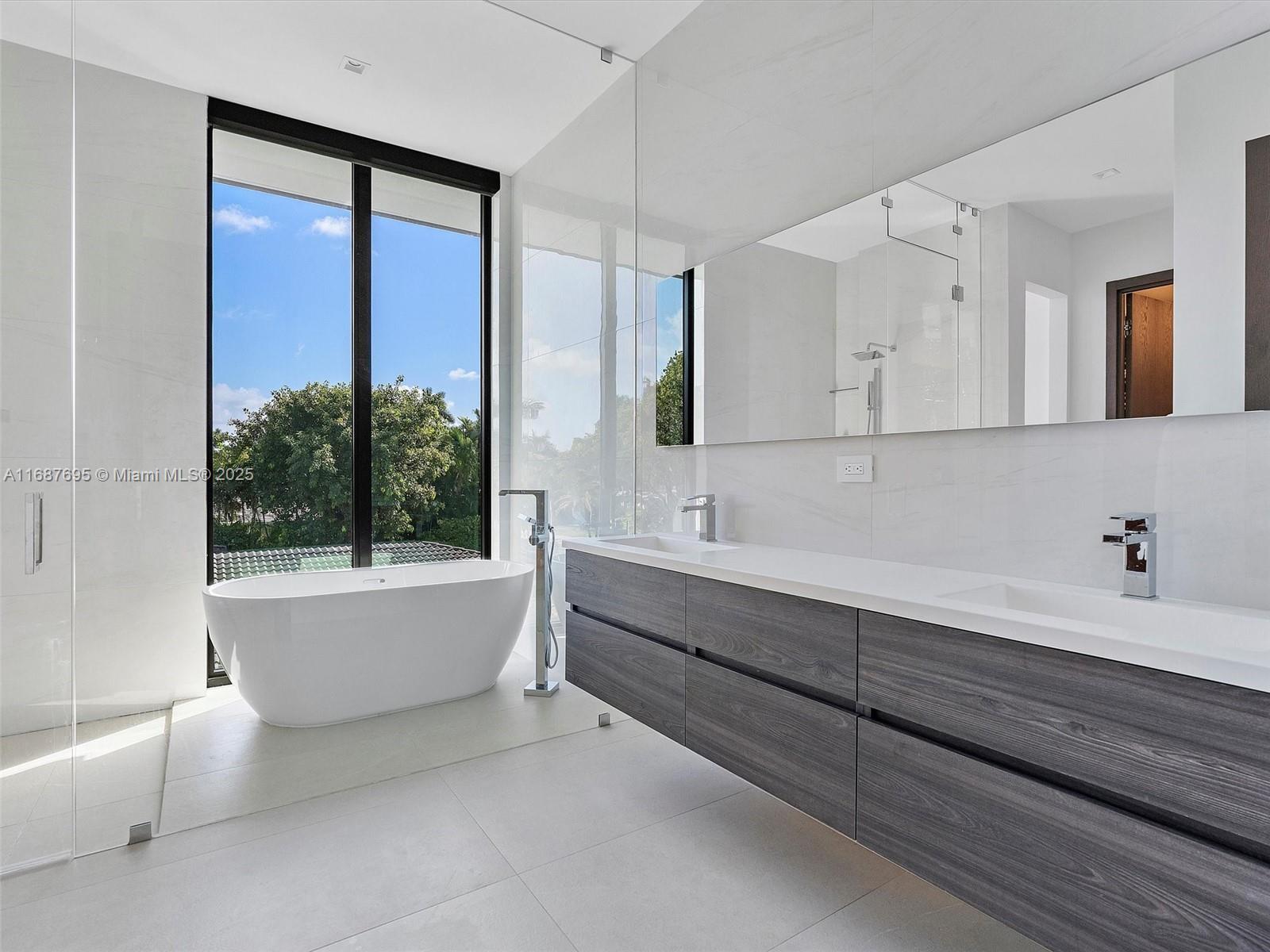 BAY LURE - Residential