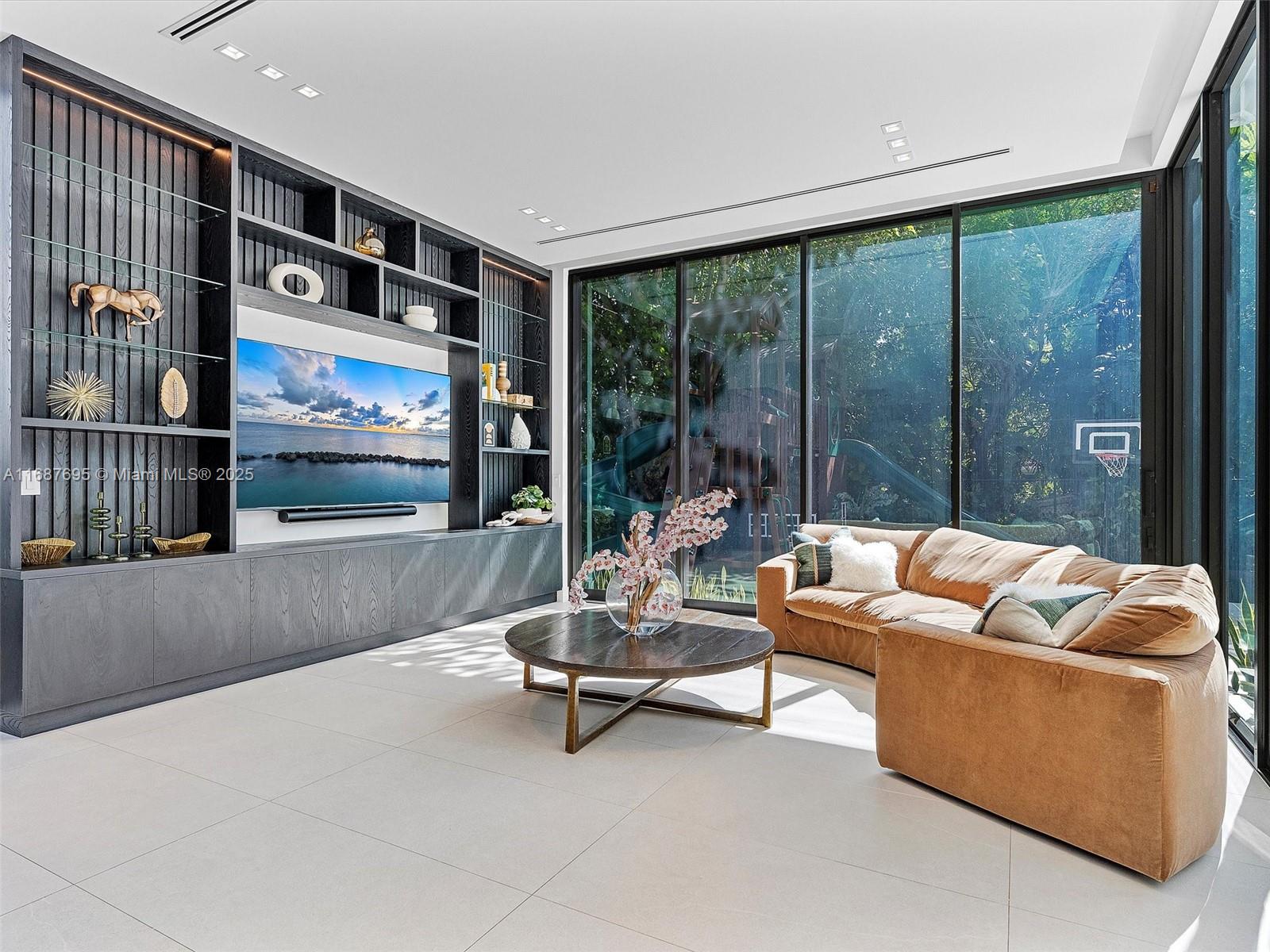 BAY LURE - Residential
