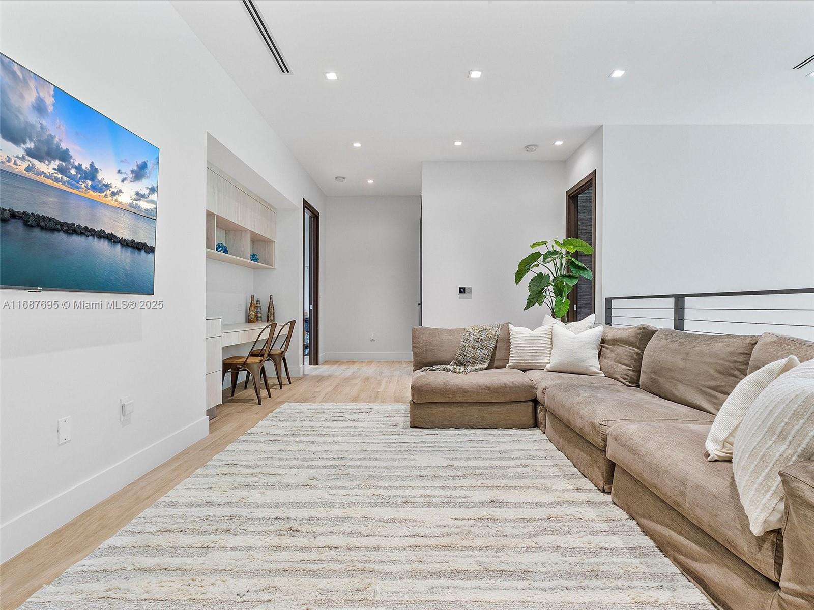 BAY LURE - Residential
