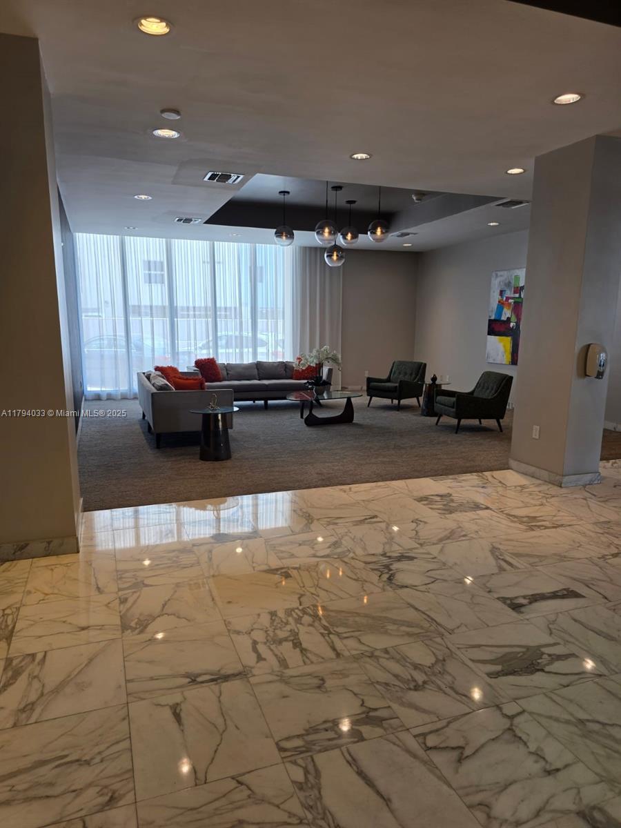 FOUR WINDS CONDO - Residential
