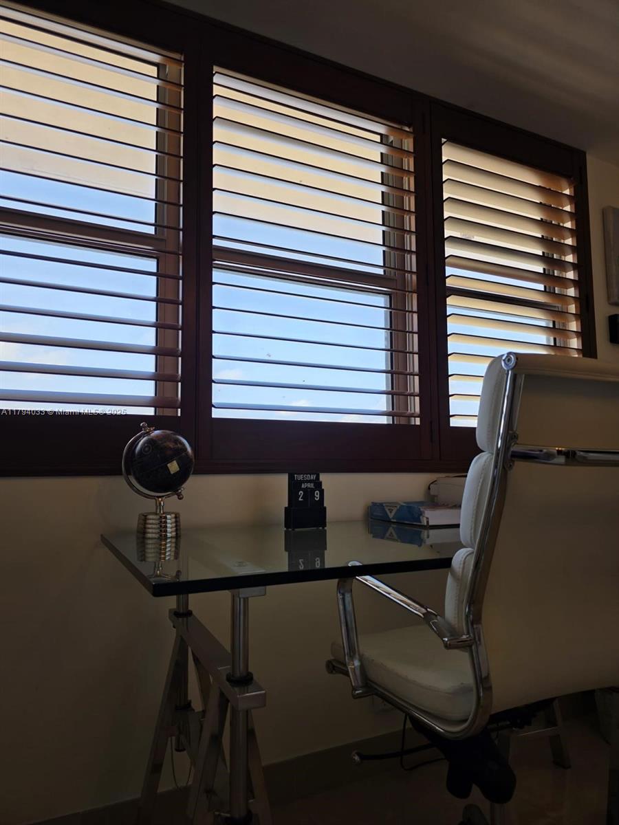 FOUR WINDS CONDO - Residential