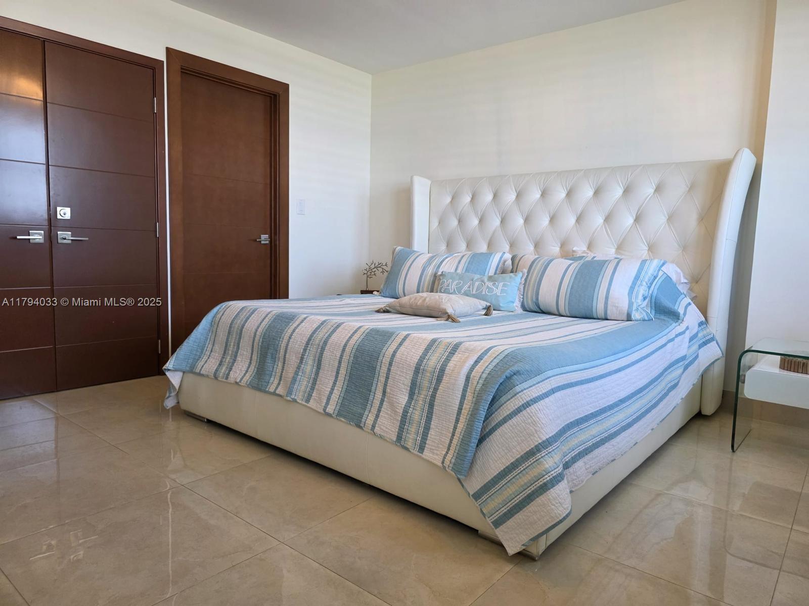 FOUR WINDS CONDO - Residential