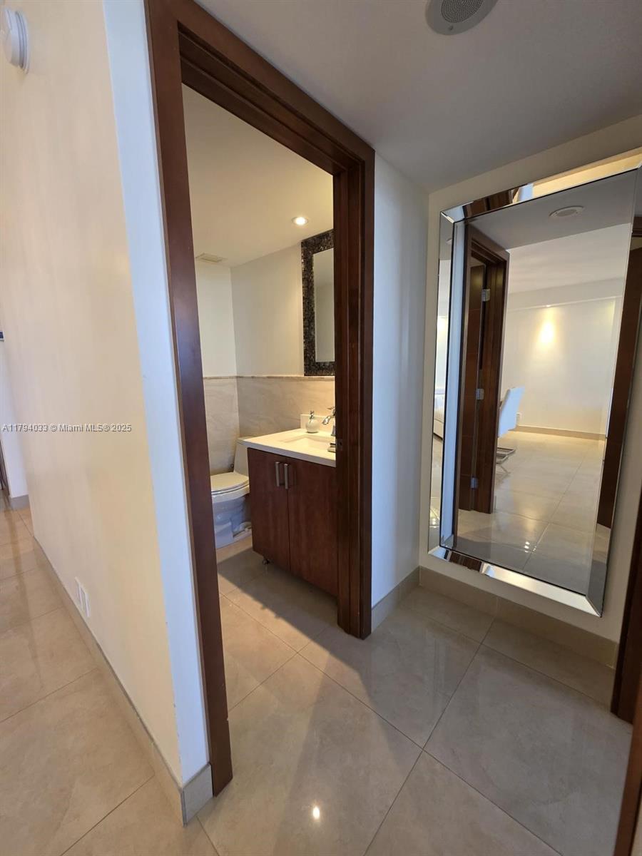 FOUR WINDS CONDO - Residential