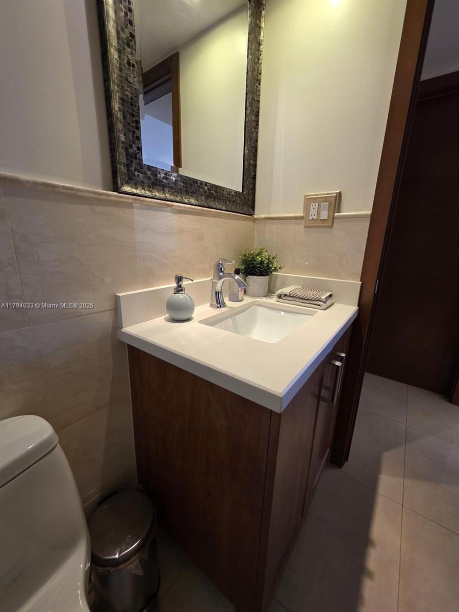 FOUR WINDS CONDO - Residential