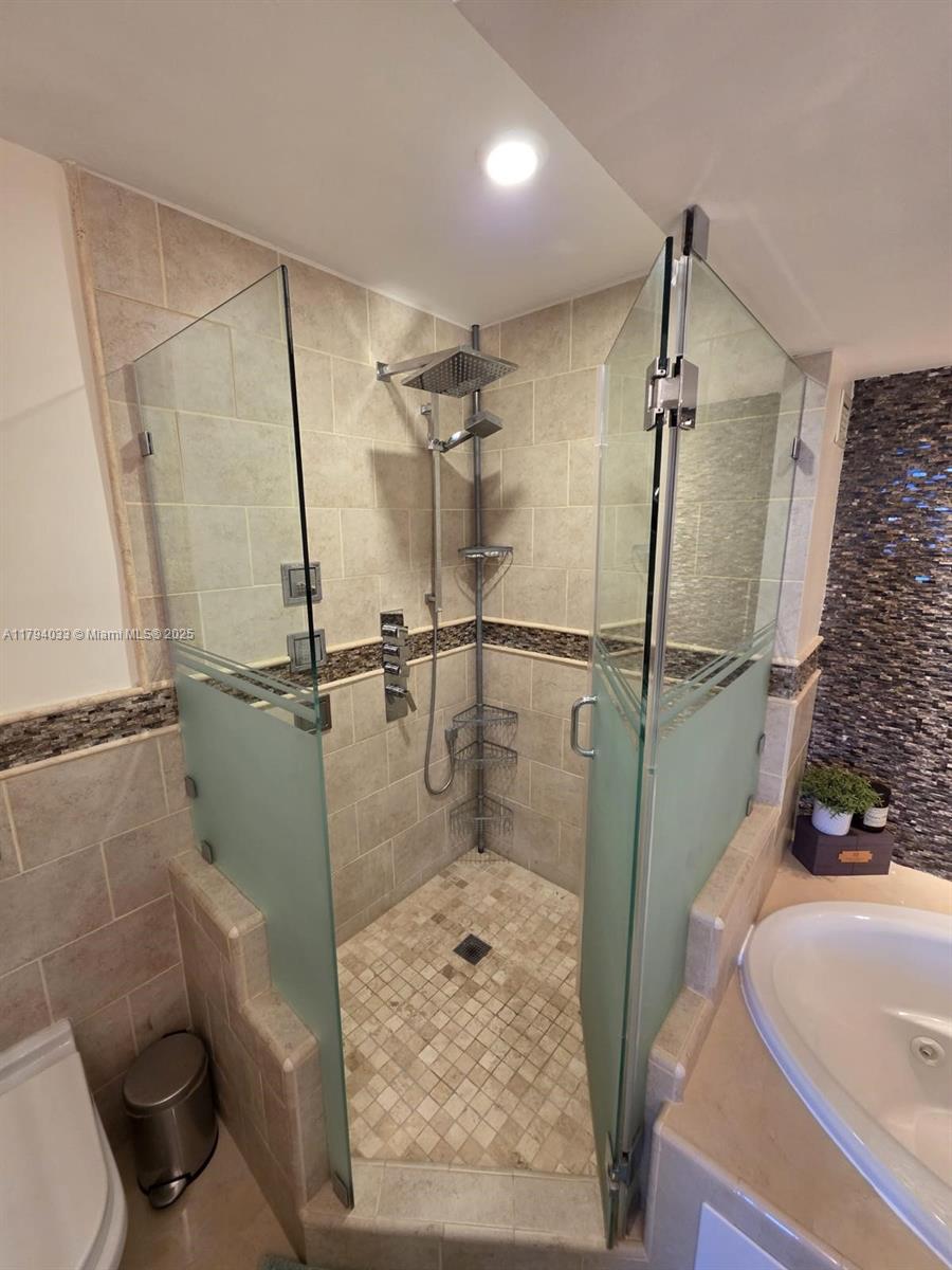 FOUR WINDS CONDO - Residential