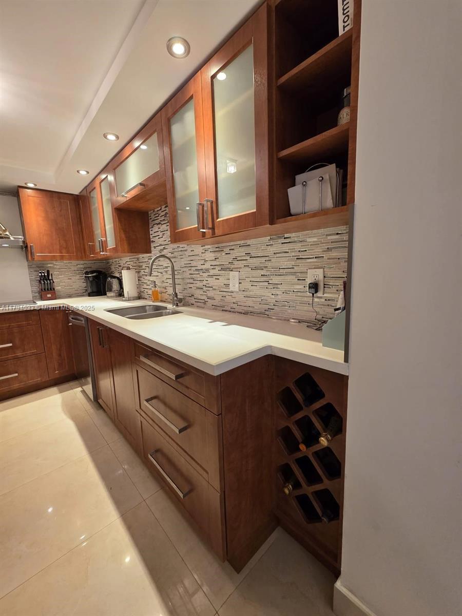 FOUR WINDS CONDO - Residential