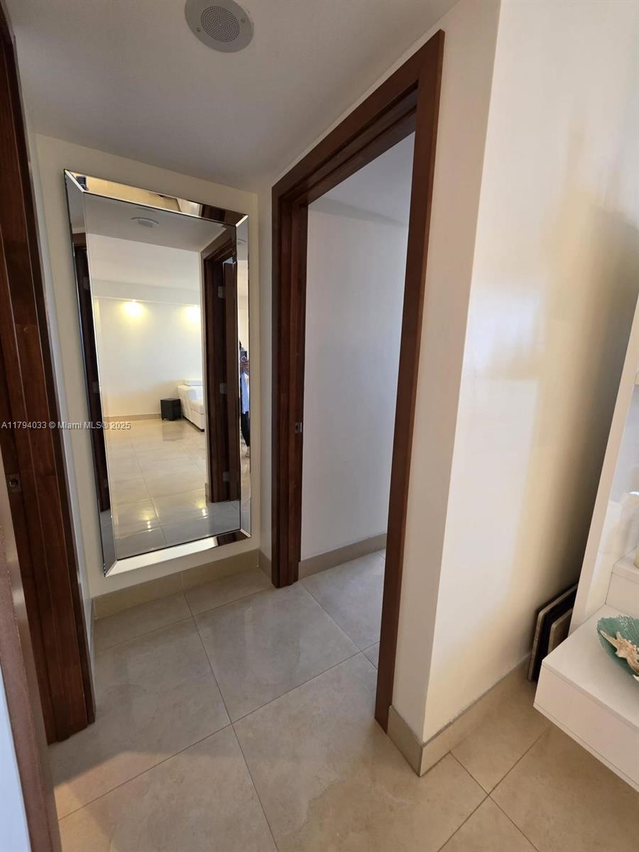 FOUR WINDS CONDO - Residential