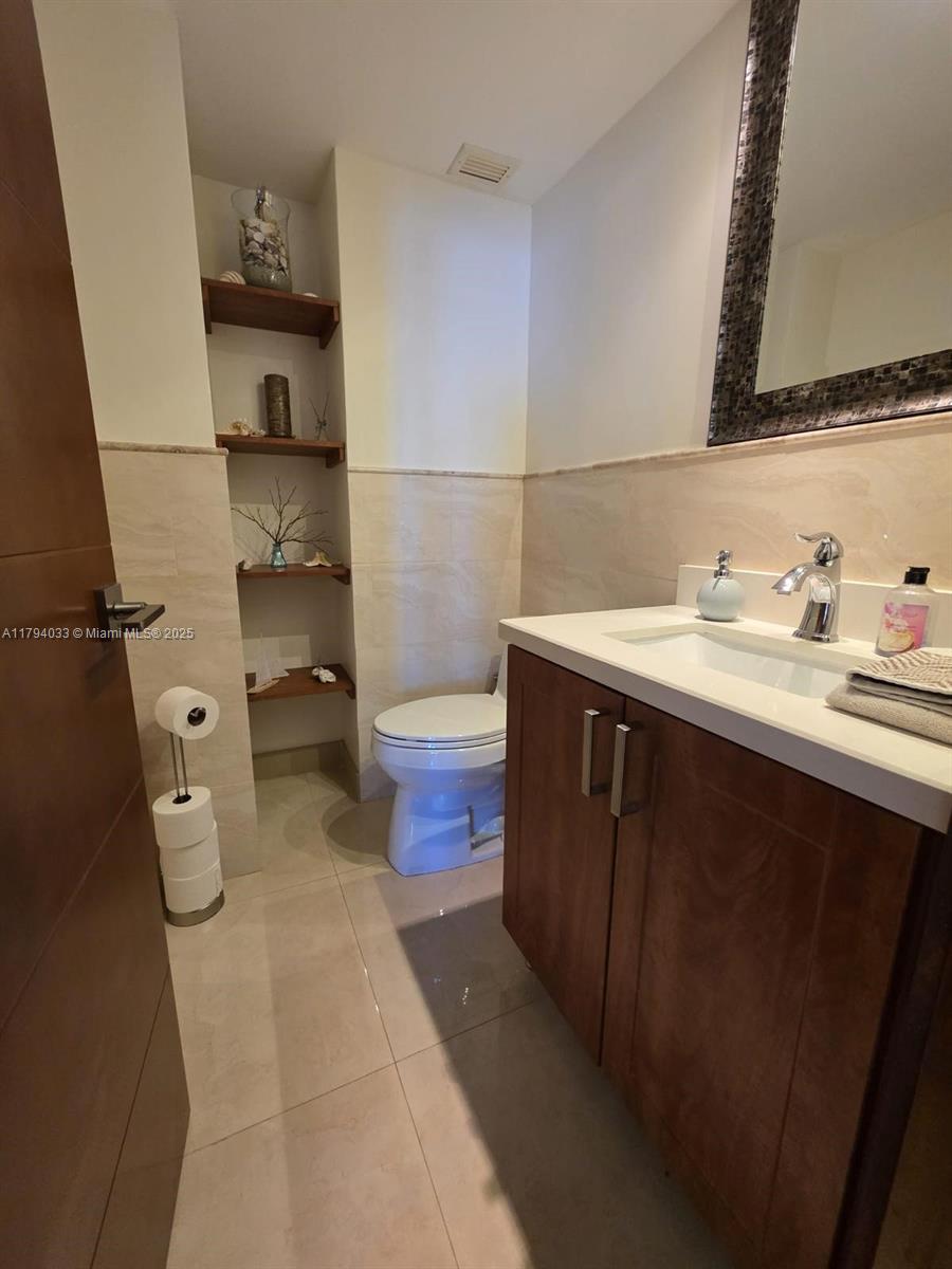 FOUR WINDS CONDO - Residential