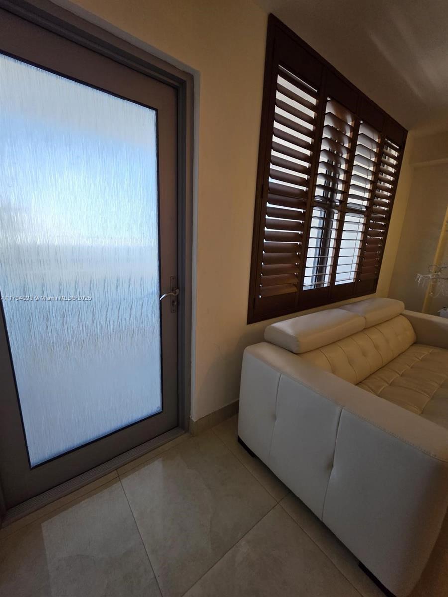 FOUR WINDS CONDO - Residential
