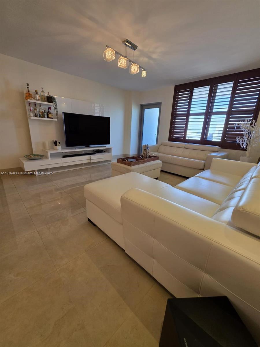 9225 Collins Ave 1409