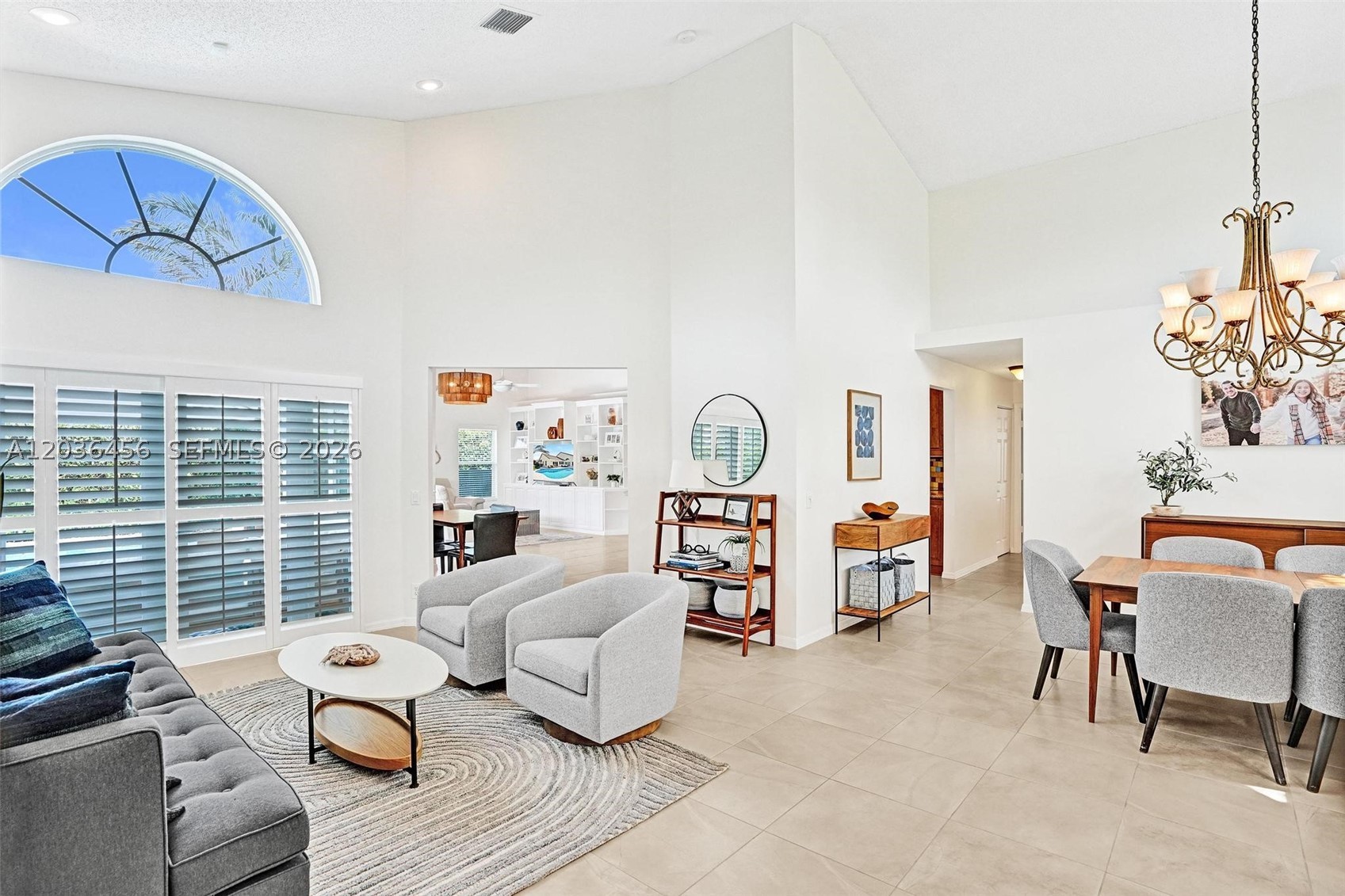 2863 E Abiaca Cir