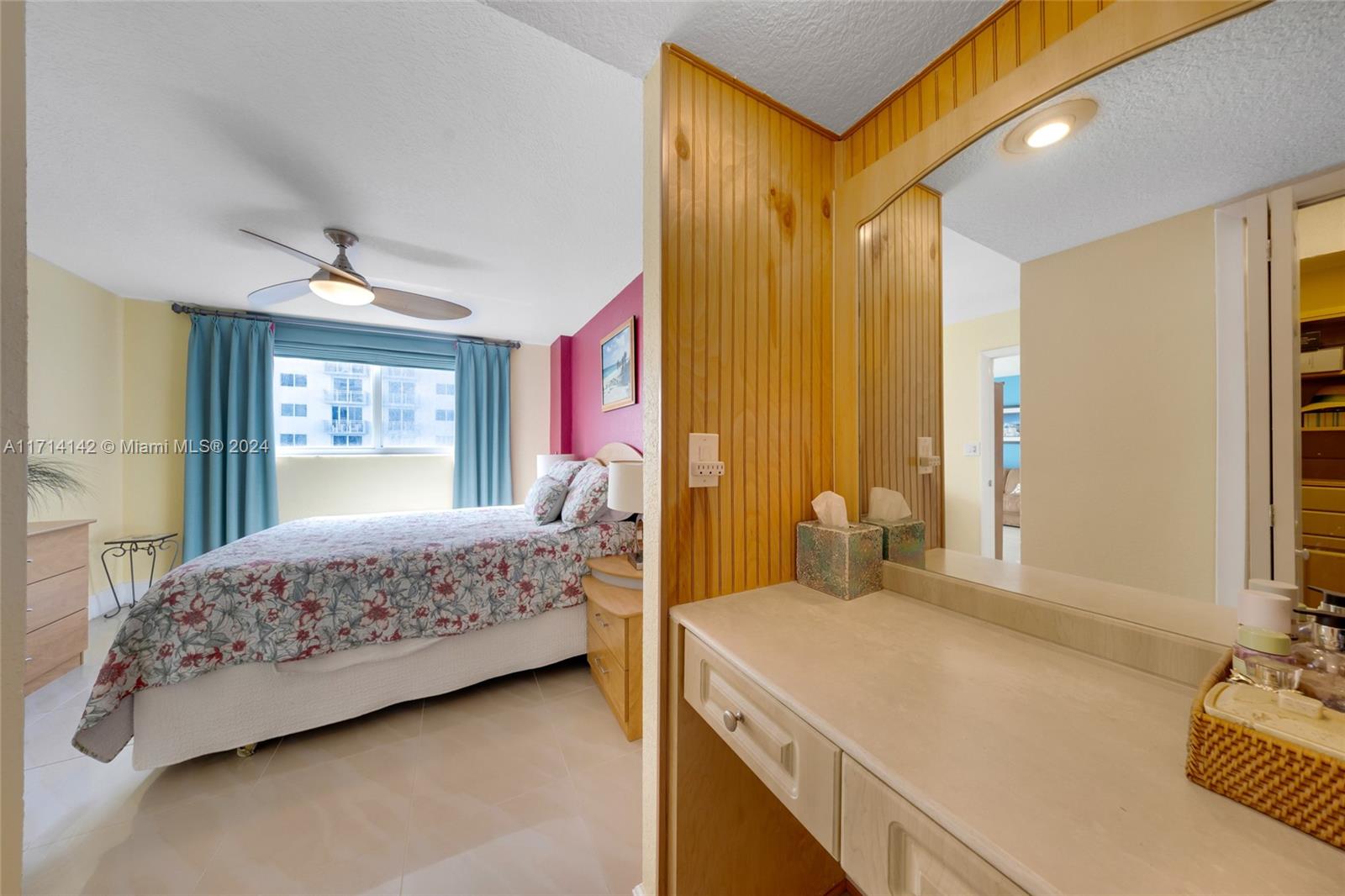 THE PRESIDENTIAL CONDO - Residential