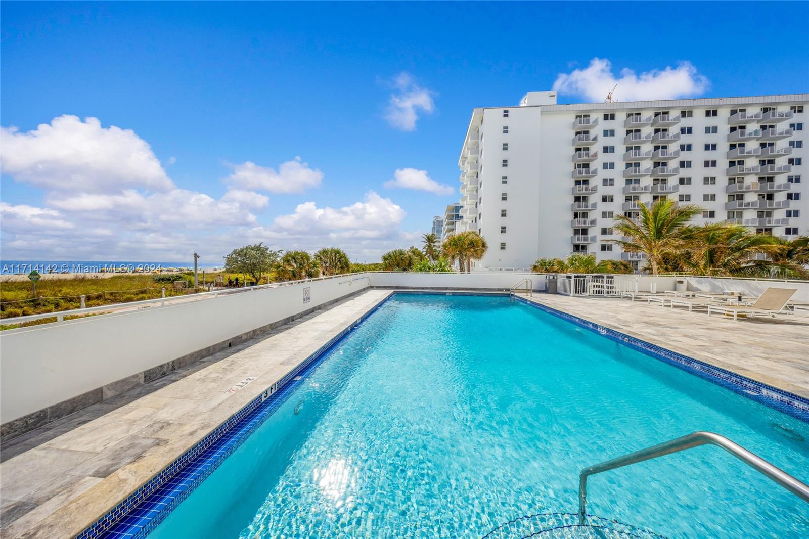THE PRESIDENTIAL CONDO - Residential