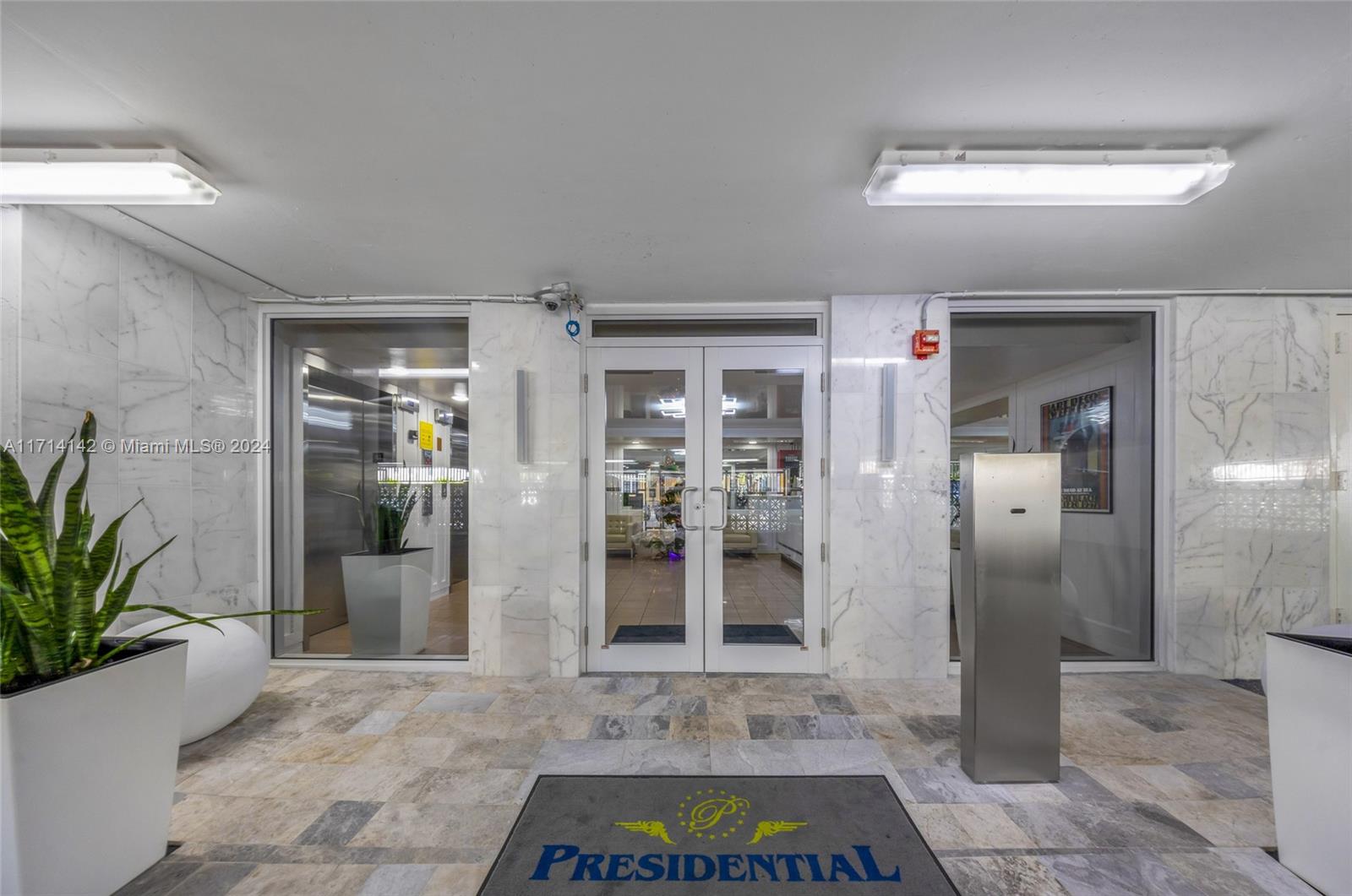 THE PRESIDENTIAL CONDO - Residential
