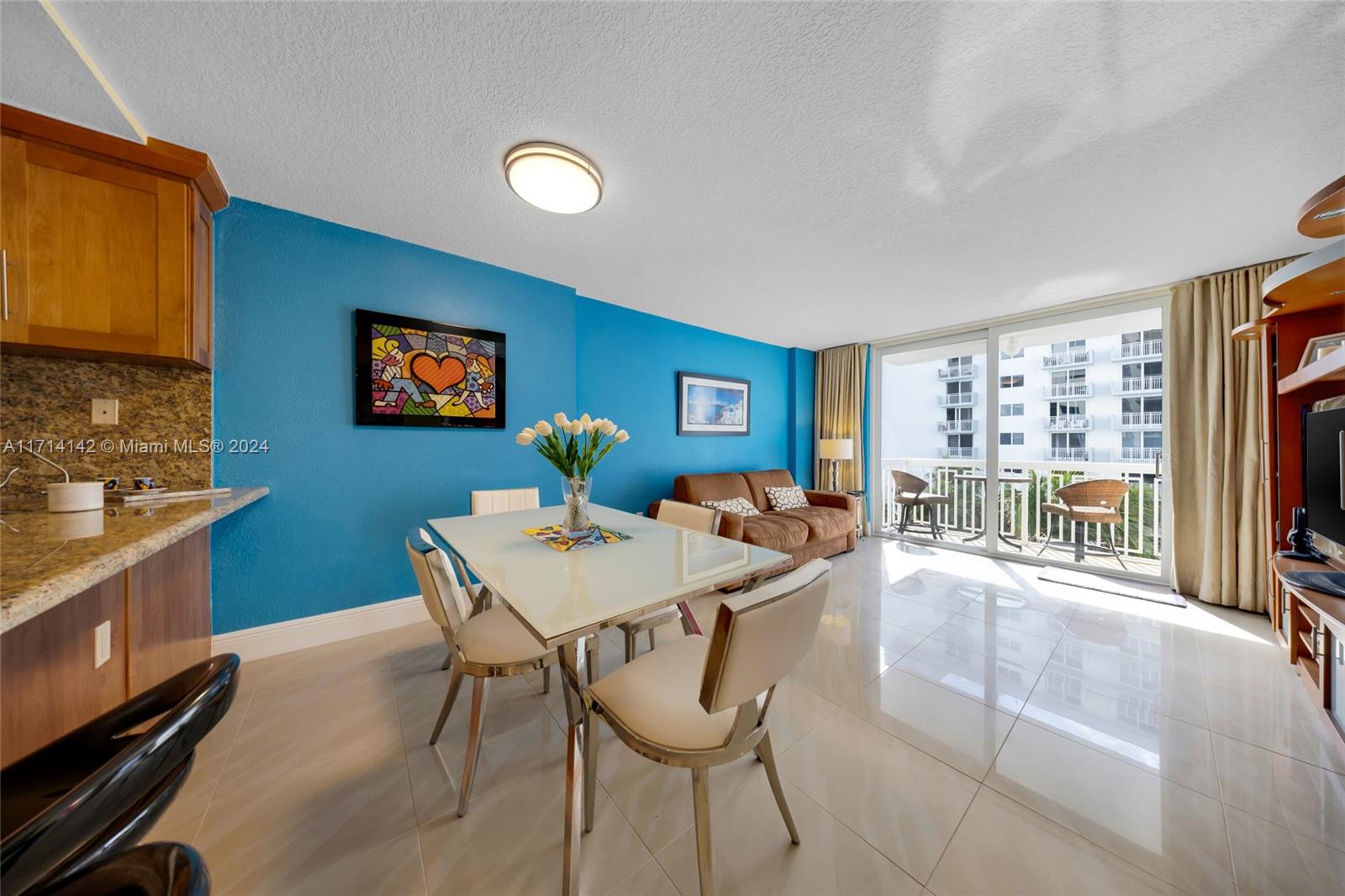 THE PRESIDENTIAL CONDO - Residential