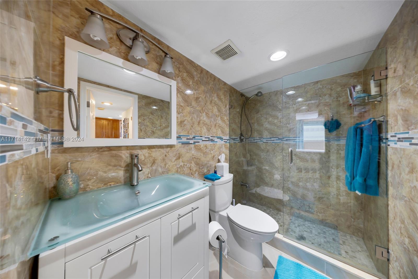 THE PRESIDENTIAL CONDO - Residential