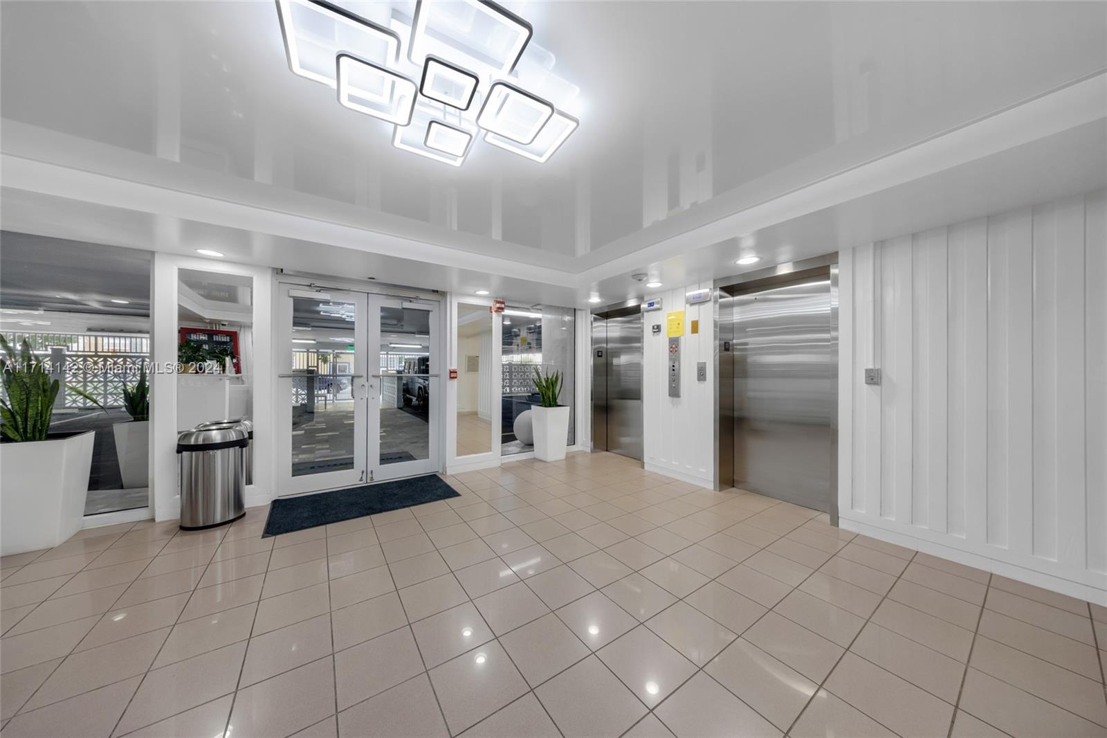 THE PRESIDENTIAL CONDO - Residential