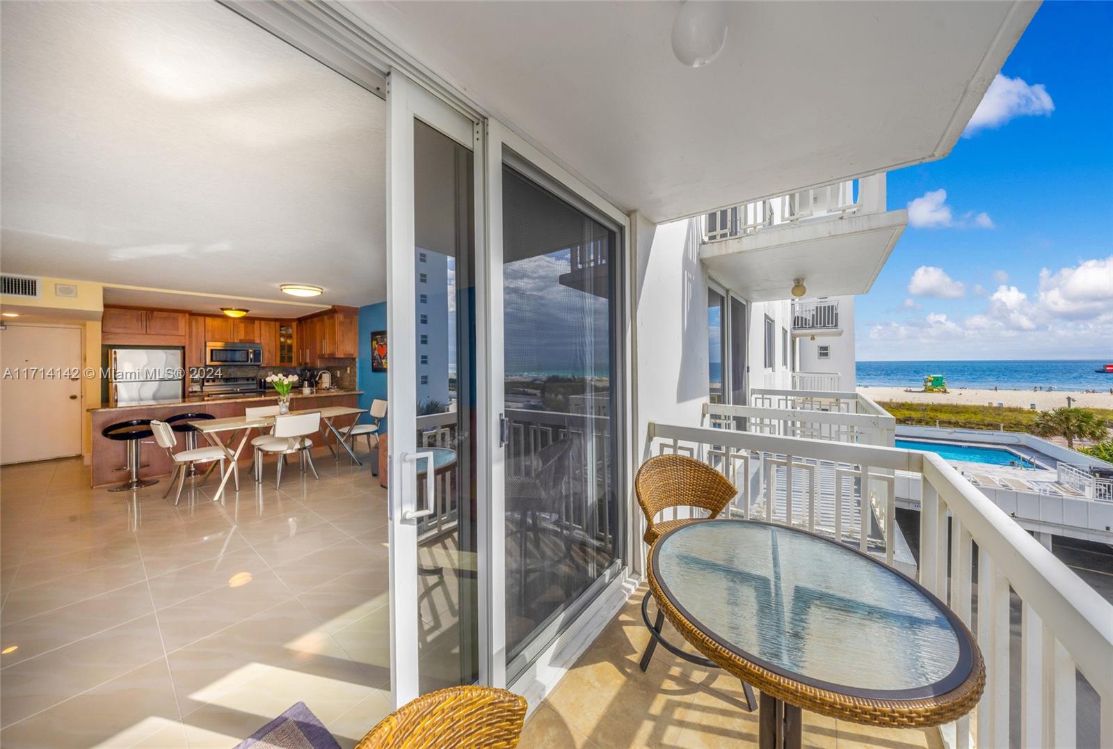 THE PRESIDENTIAL CONDO - Residential