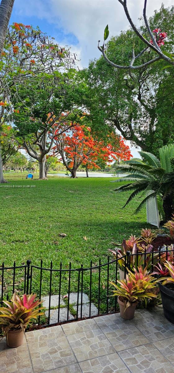 LA MAISON AT THE HAMMOCKS - Residential