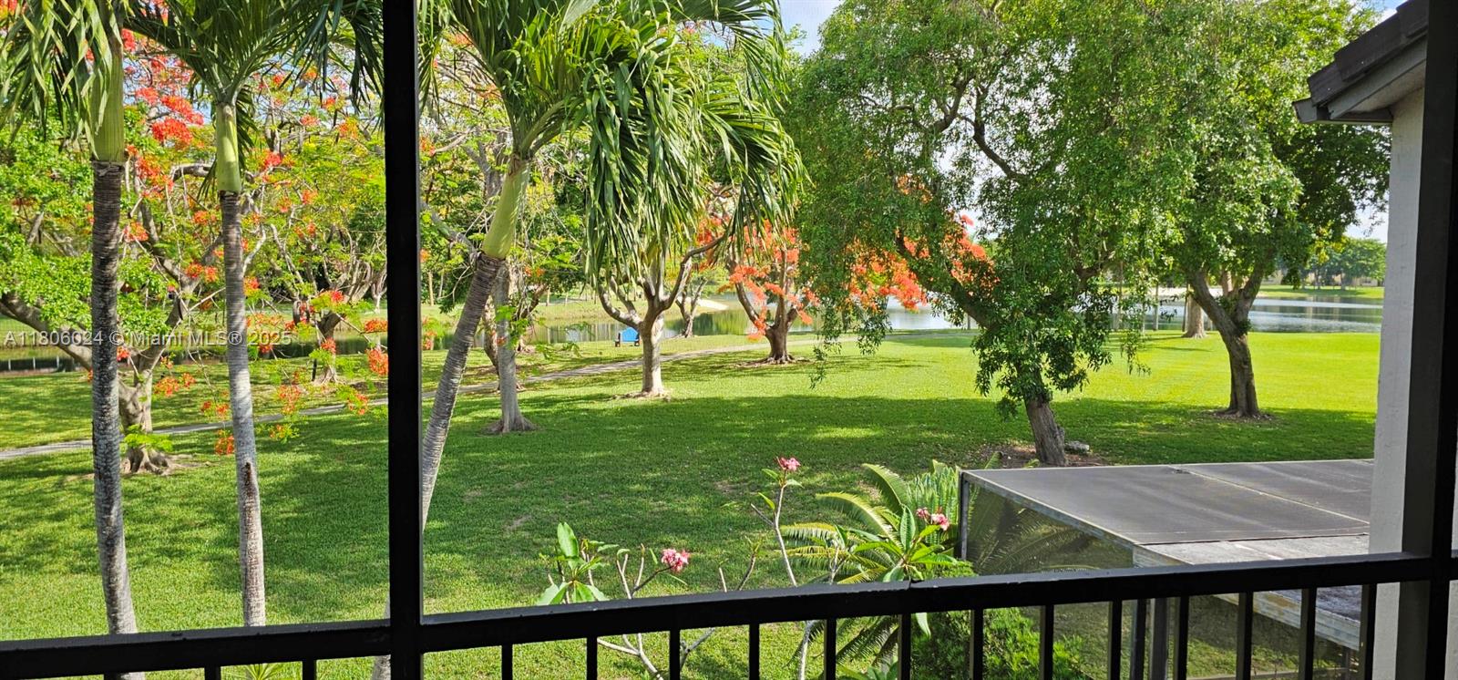 LA MAISON AT THE HAMMOCKS - Residential