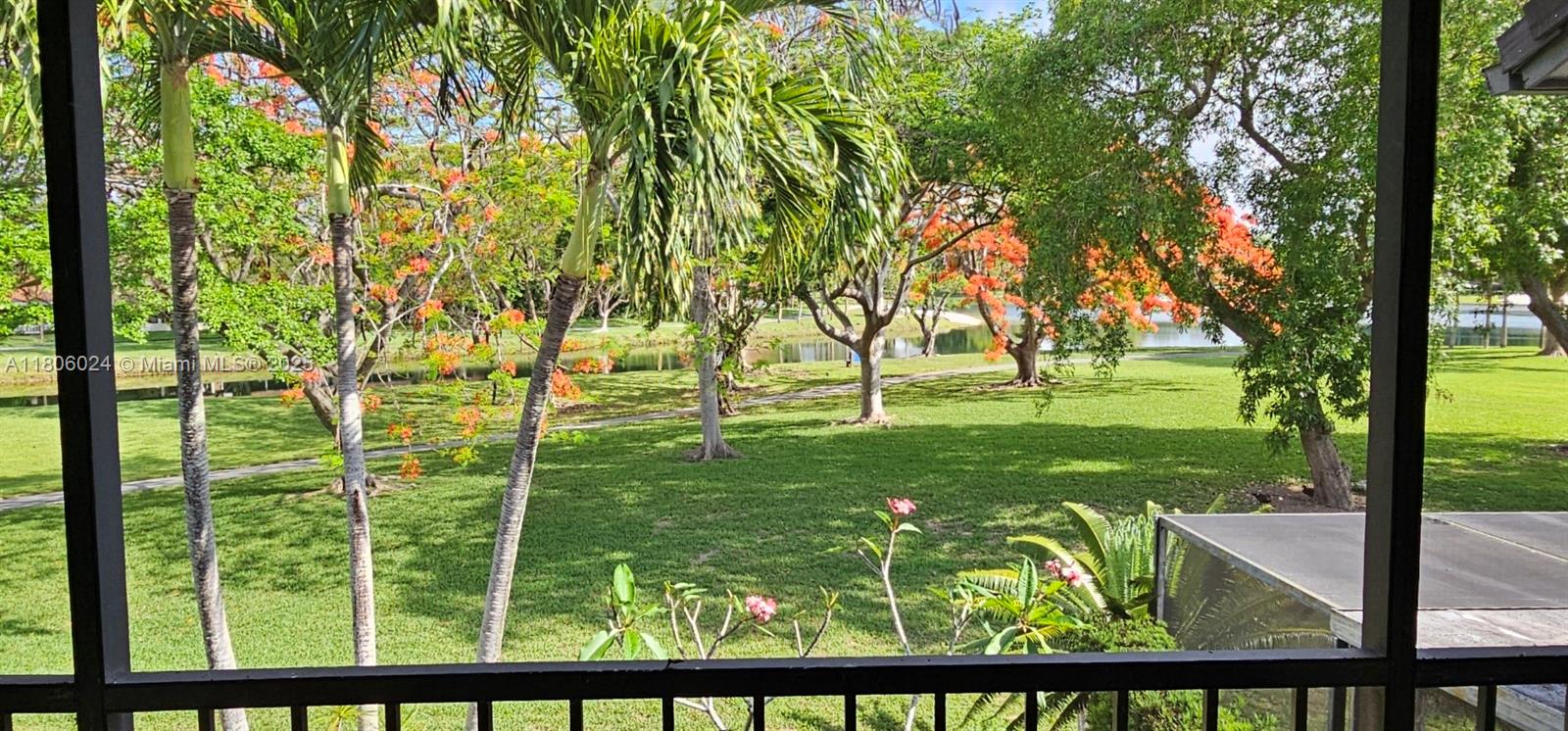 LA MAISON AT THE HAMMOCKS - Residential