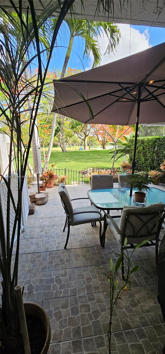 LA MAISON AT THE HAMMOCKS - Residential