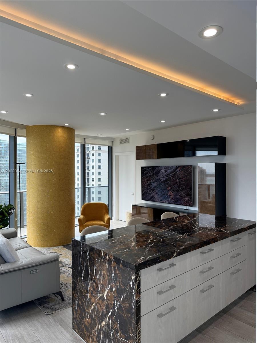 55 SW 9th St 2703