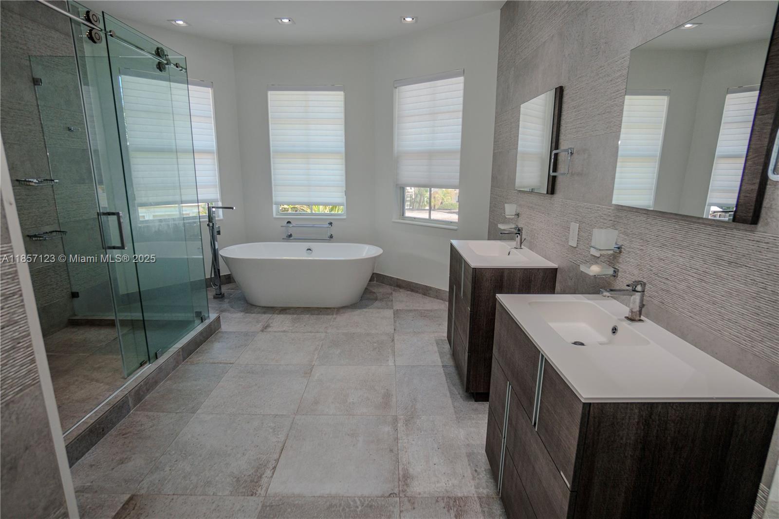 THREE ISLANDS 3RD SECTION - Residential