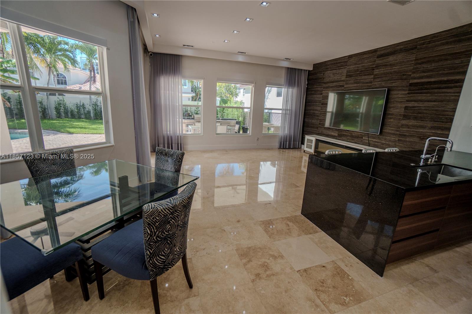 THREE ISLANDS 3RD SECTION - Residential