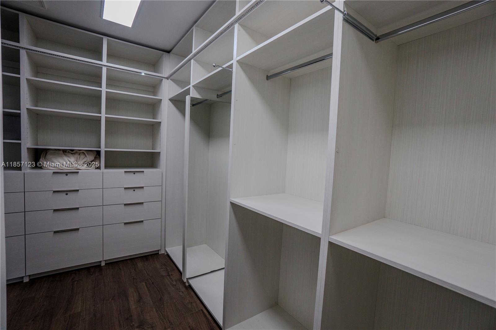 THREE ISLANDS 3RD SECTION - Residential