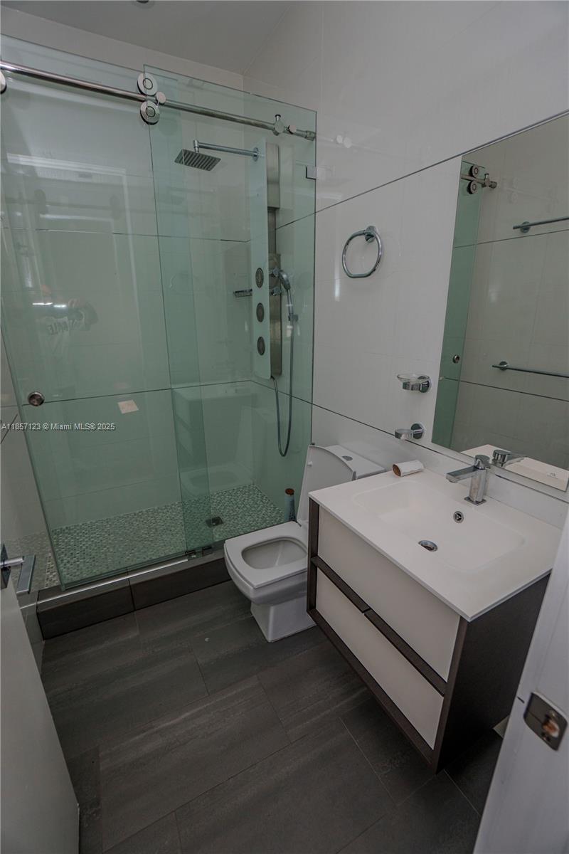 THREE ISLANDS 3RD SECTION - Residential