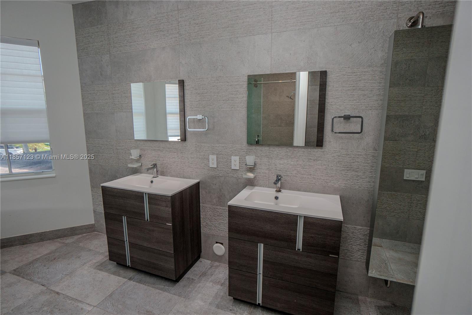 THREE ISLANDS 3RD SECTION - Residential