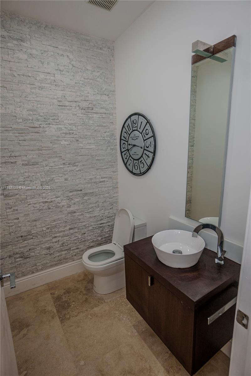 THREE ISLANDS 3RD SECTION - Residential