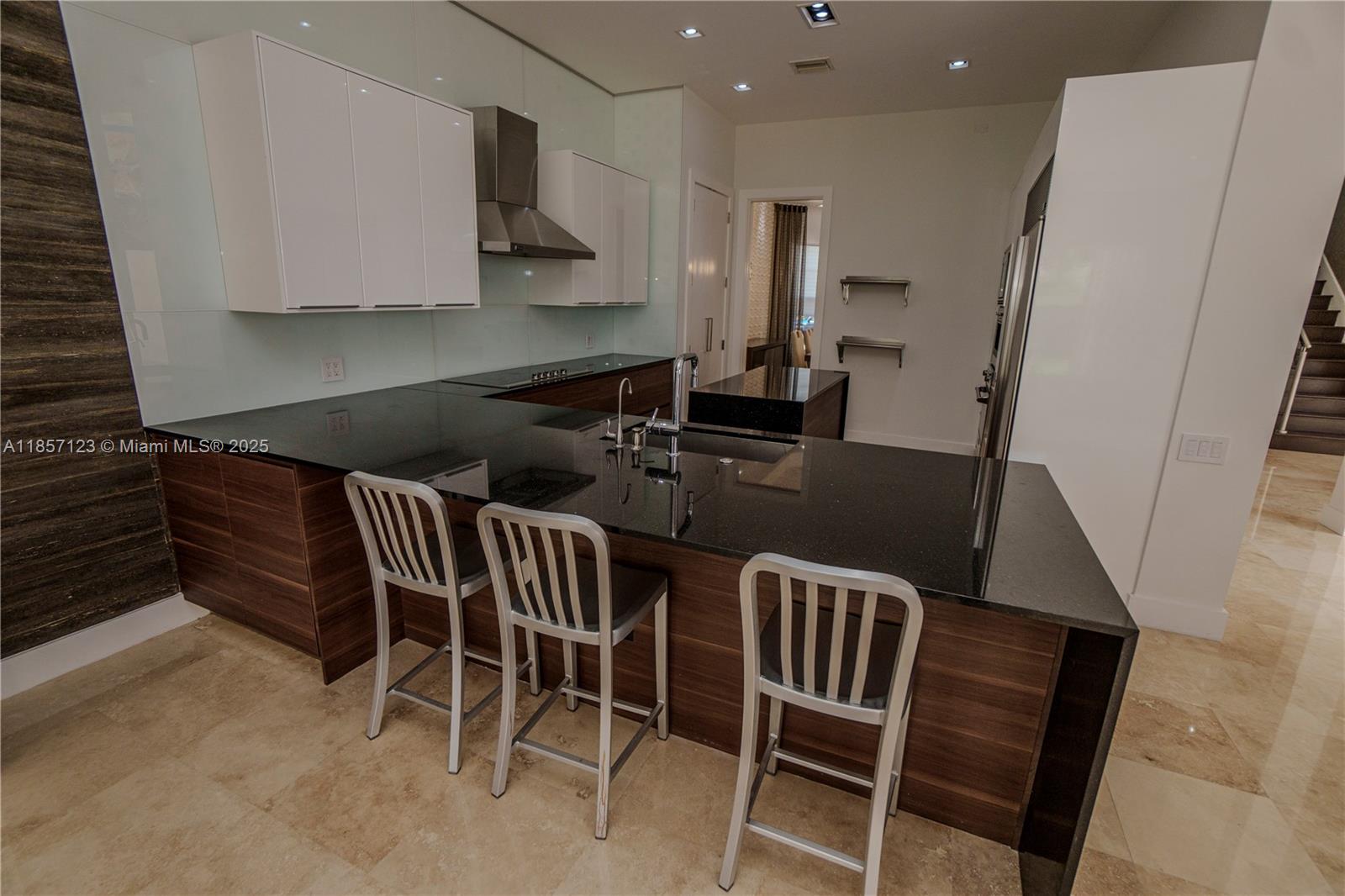 THREE ISLANDS 3RD SECTION - Residential