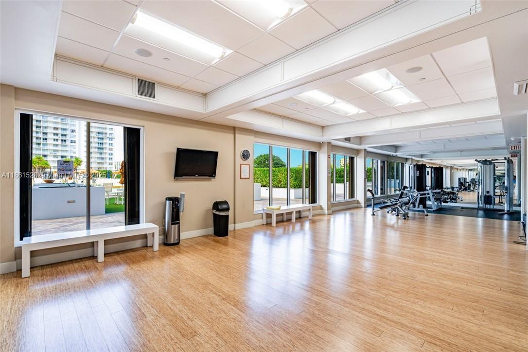 ADMIRALS PORT CONDO WEST - Residential