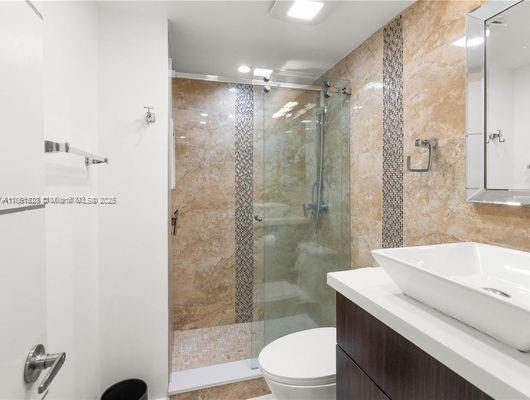 ADMIRALS PORT CONDO WEST - Residential