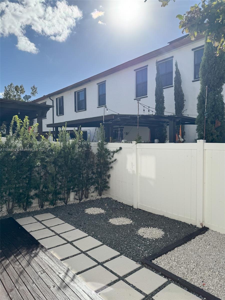 AQUABELLA SECTION ONE - Residential Lease