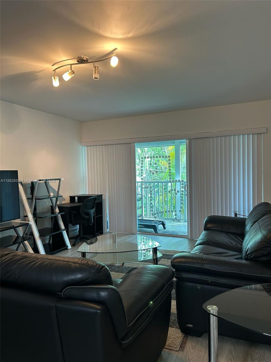 BUILDING THREE OF RACQUET - Residential Lease