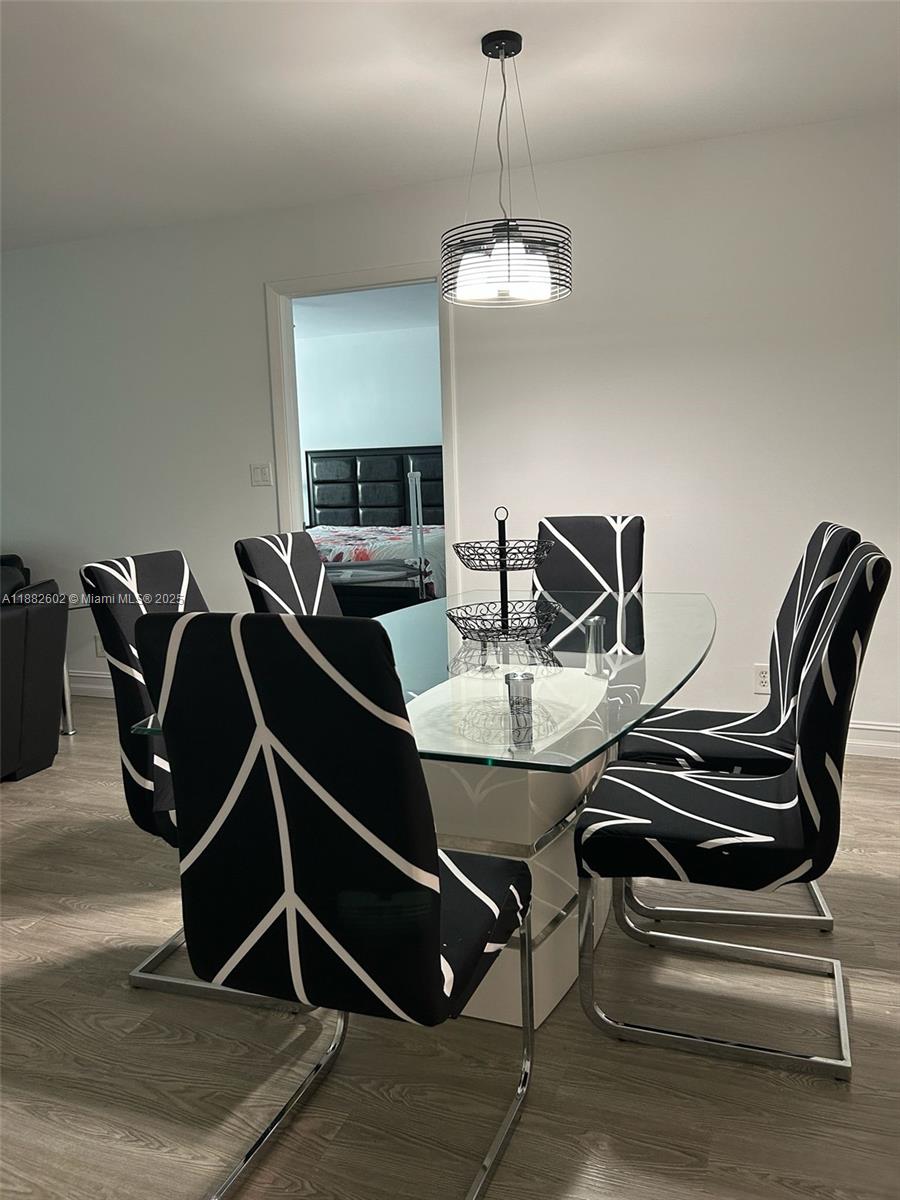 BUILDING THREE OF RACQUET - Residential Lease