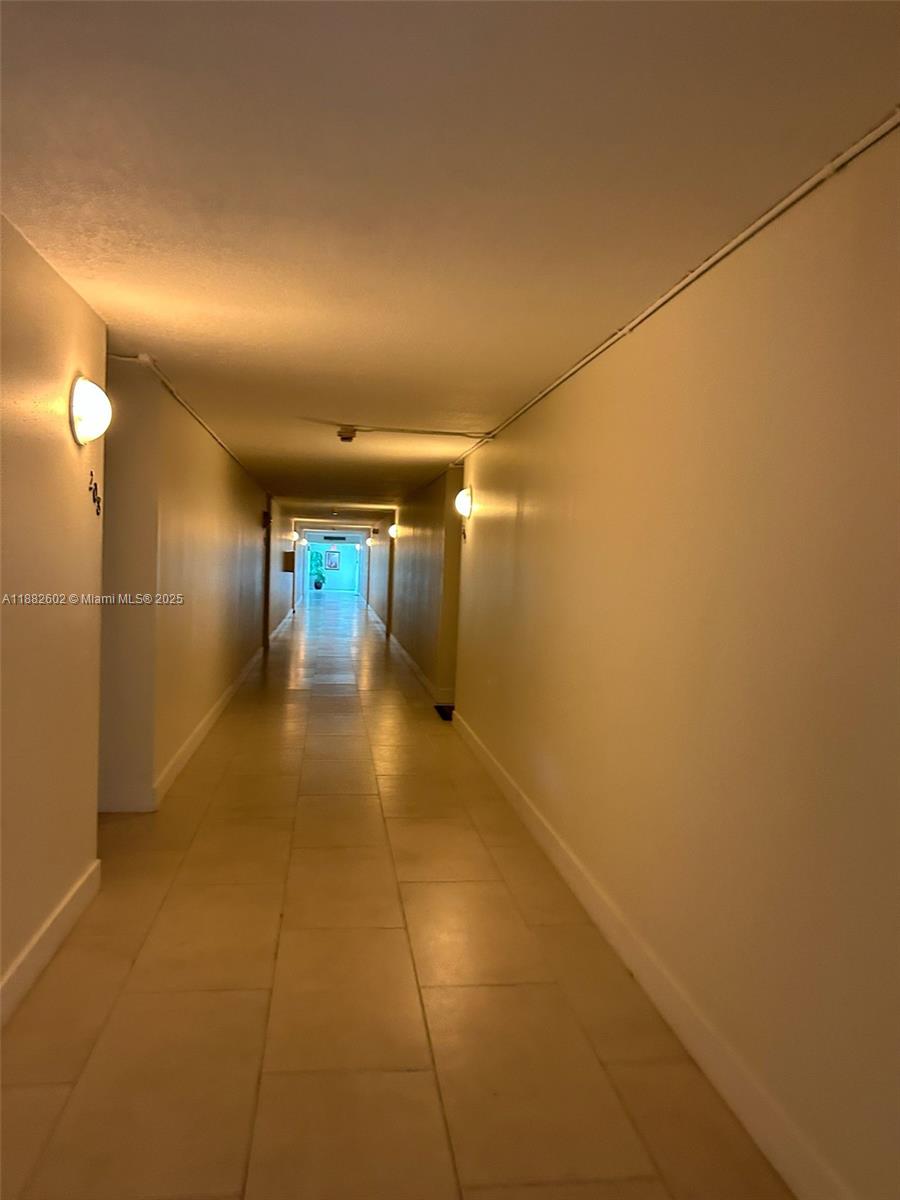 BUILDING THREE OF RACQUET - Residential Lease