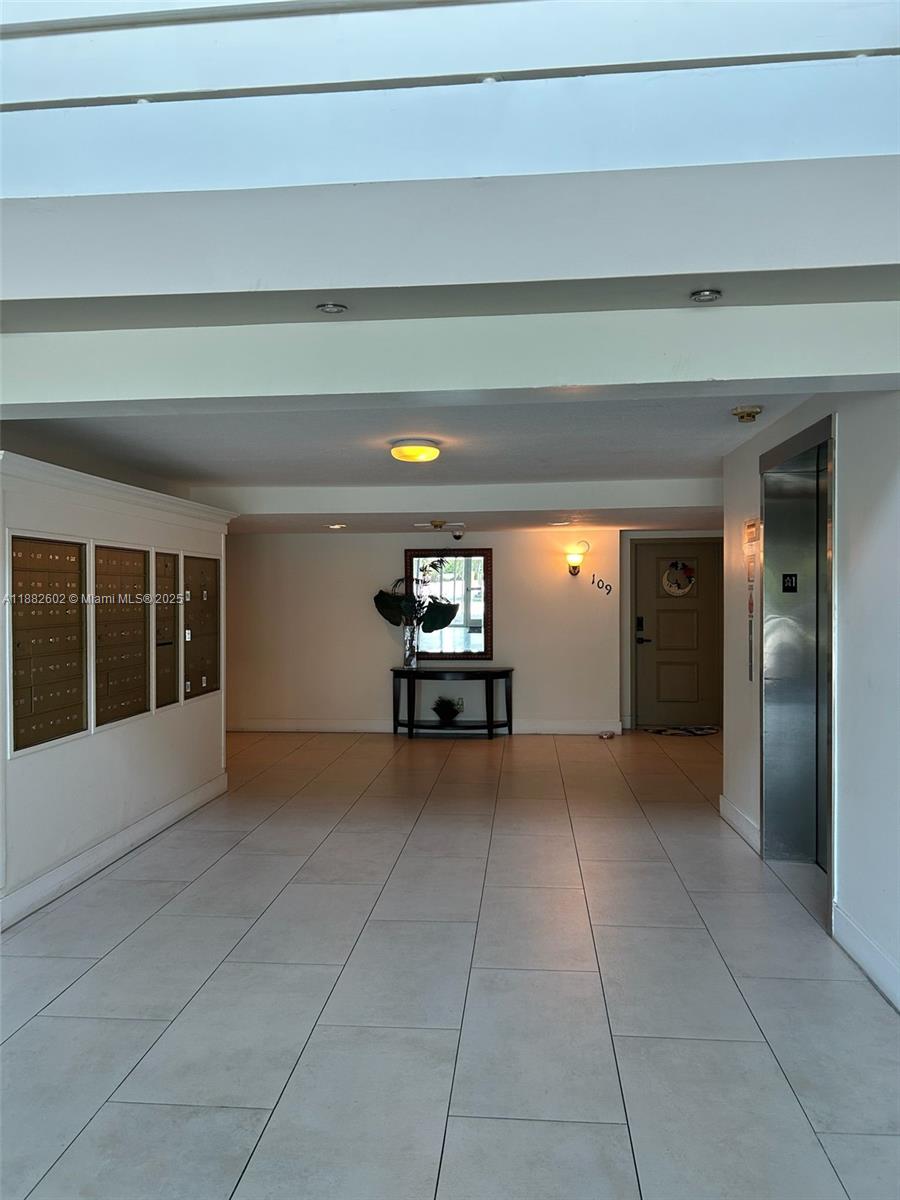 BUILDING THREE OF RACQUET - Residential Lease