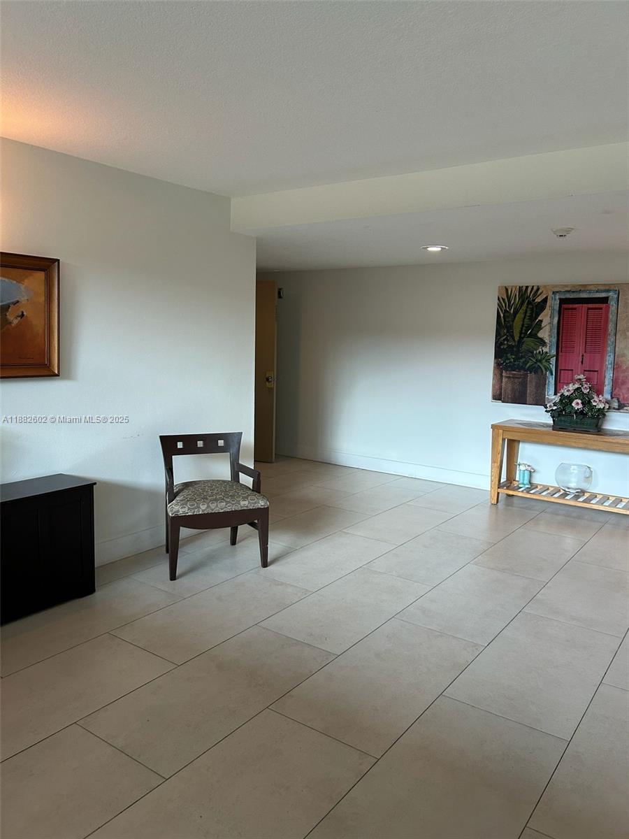 BUILDING THREE OF RACQUET - Residential Lease