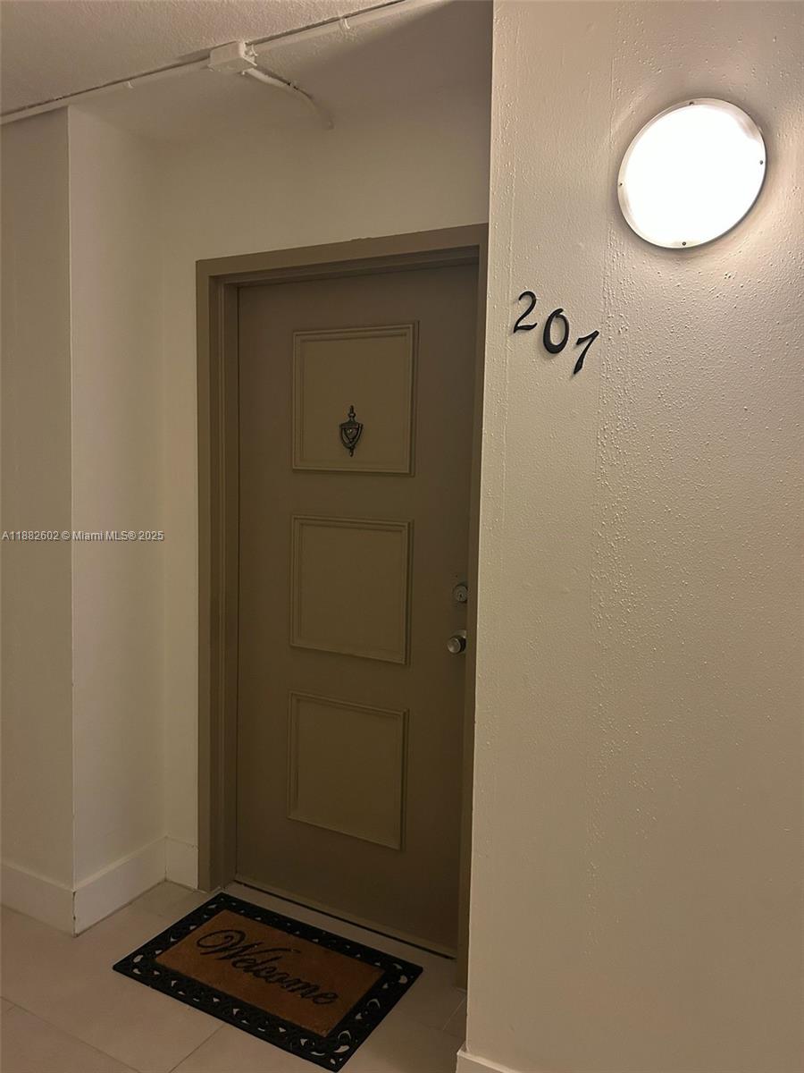 BUILDING THREE OF RACQUET - Residential Lease