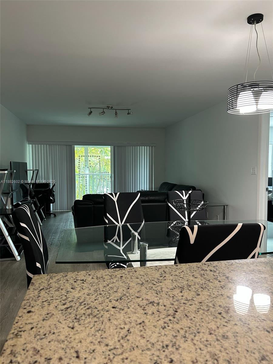 BUILDING THREE OF RACQUET - Residential Lease