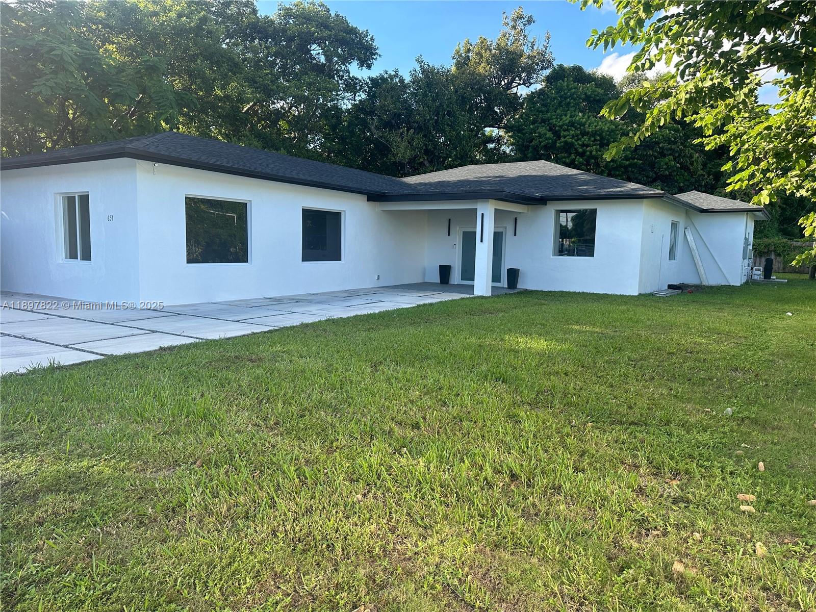 651 NE 172nd St, Miami, FL, 33162/$1,599,000 3 651 NE 172nd St