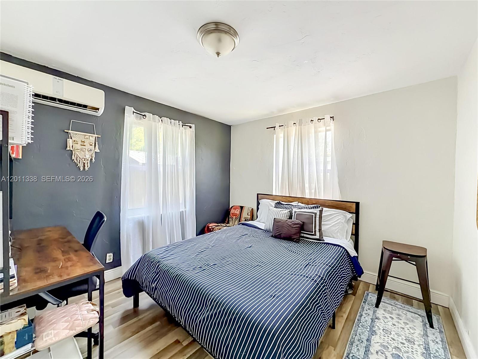 HUNTERS MANOR REV PLAT OF - Residential
