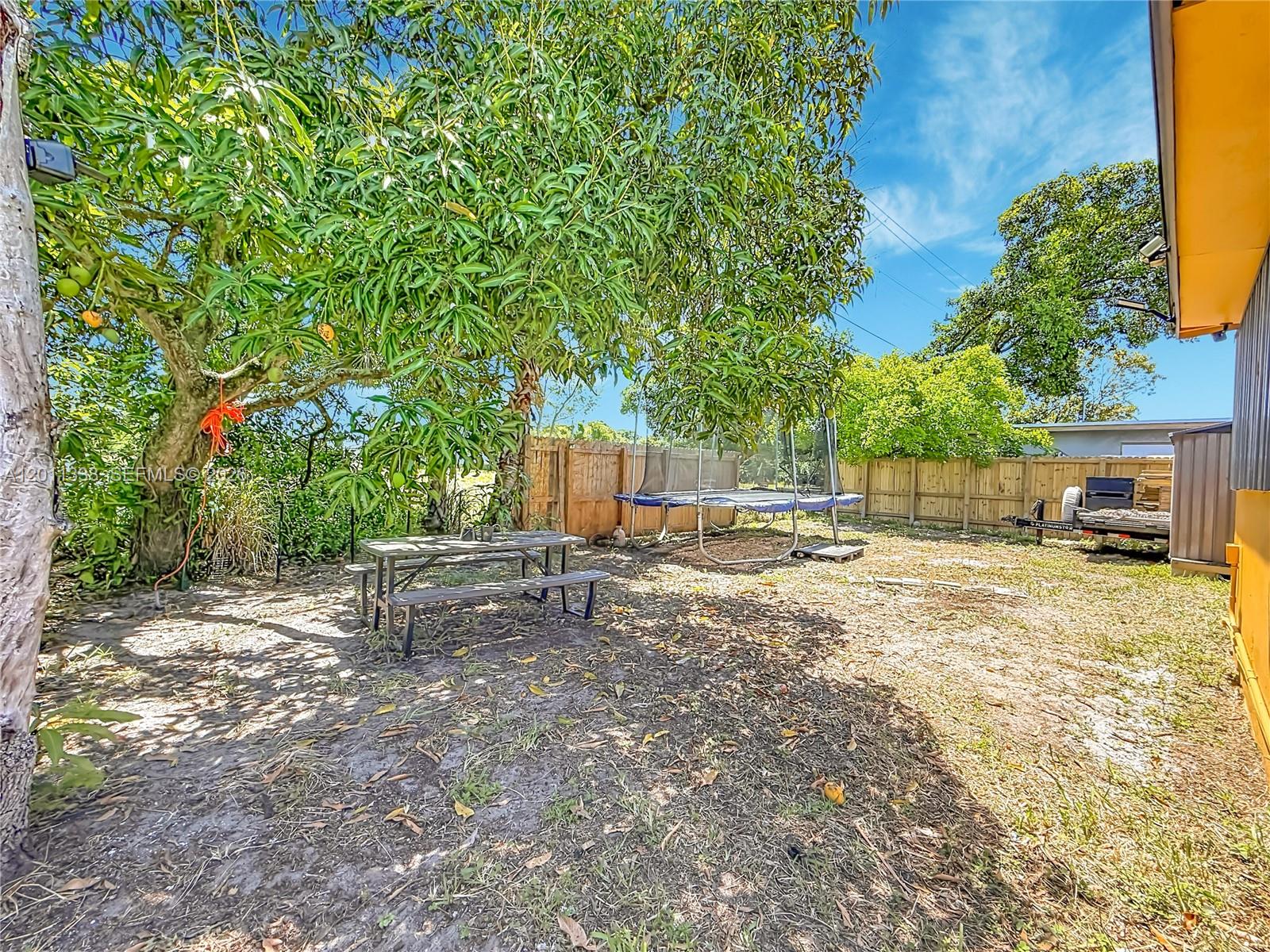 HUNTERS MANOR REV PLAT OF - Residential