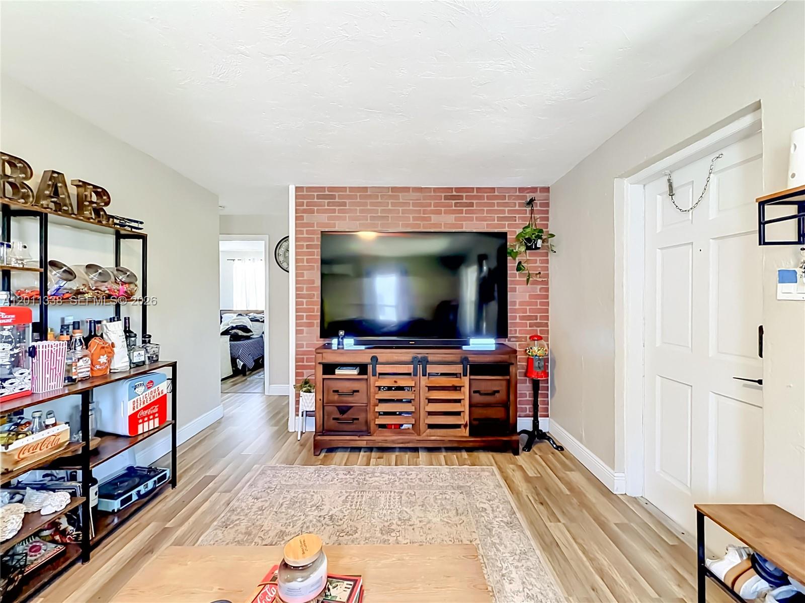 HUNTERS MANOR REV PLAT OF - Residential