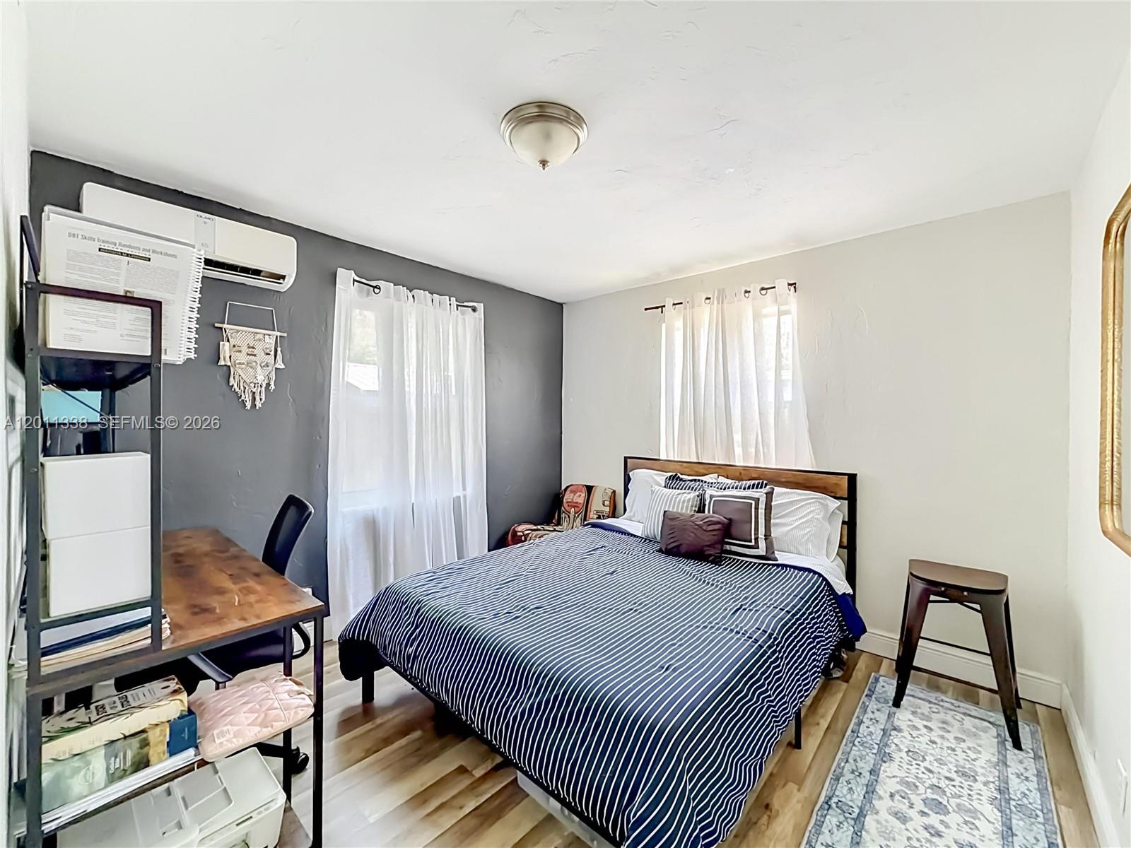 HUNTERS MANOR REV PLAT OF - Residential